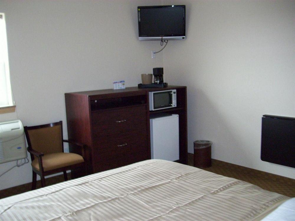 Price Pointe Inn 沃科夏 外观 照片