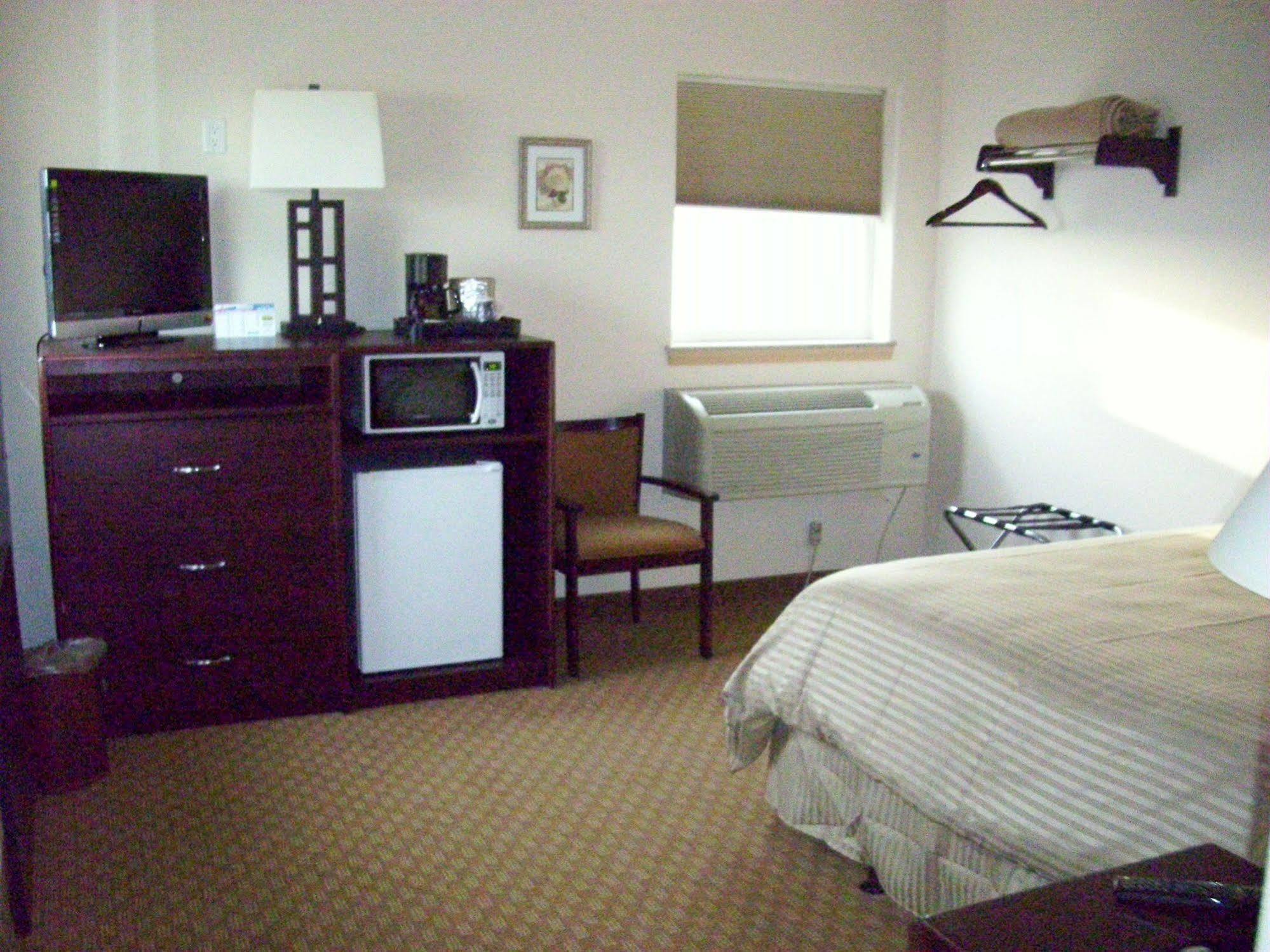 Price Pointe Inn 沃科夏 外观 照片